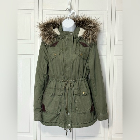 Anorak Military Parka Jacket with fur trimmed hood (Size Large) - Picture 3 of 7